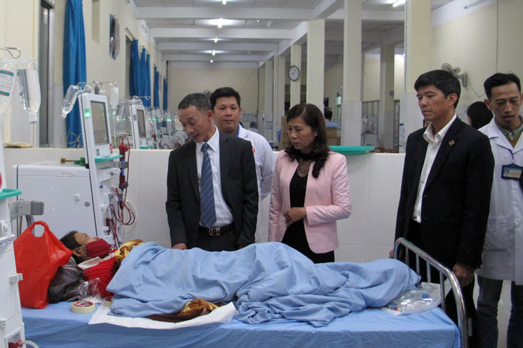 Lãnh đạo Tỉnh ủy thăm, chúc tết tại Bệnh viện Đa khoa Lâm Đồng