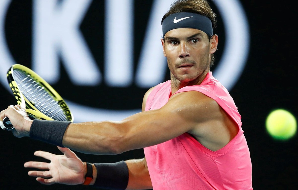 Australian Open: Nadal thẳng tiến vào vòng 4 sau trận 'nội chiến'