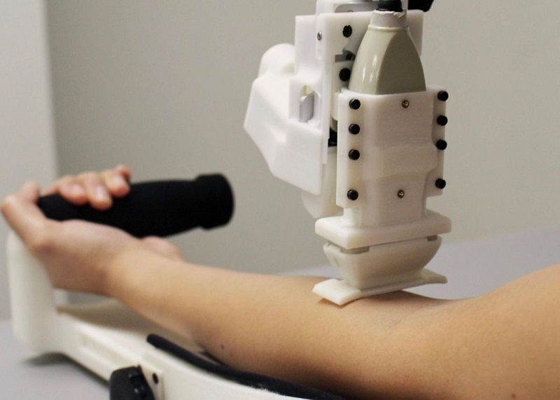 Robot y tế mới có thể lấy máu thành thạo hơn cả nhân viên y tế
