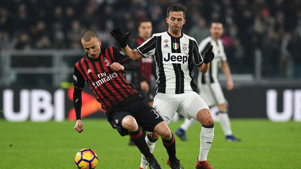 Juventus - AC Milan: Những gã khổng lồ trong đêm tối