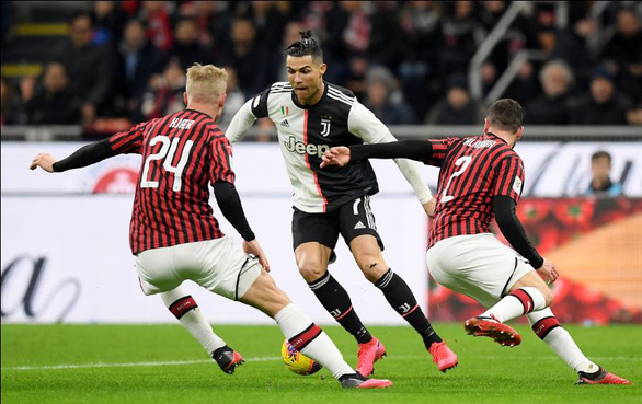 Ronaldo ghi bàn phút 90+1 giúp Juventus cầm hòa AC Milan