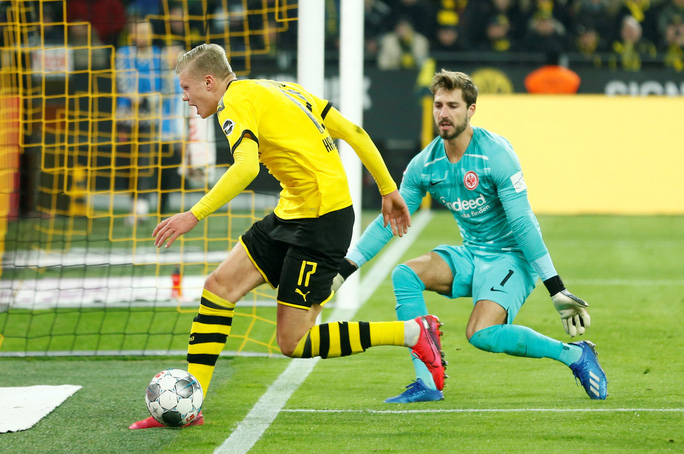 CĐV Dortmund háo hức chờ xem Haaland ghi bàn mỗi trận