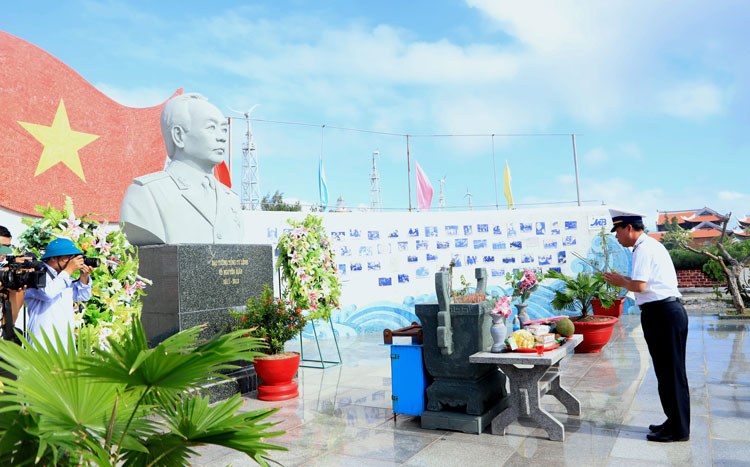 Bức tượng Đại tướng Võ Nguyên Giáp là “điểm nhấn” tại công viên mang tên vị Đại tướng thiên tài