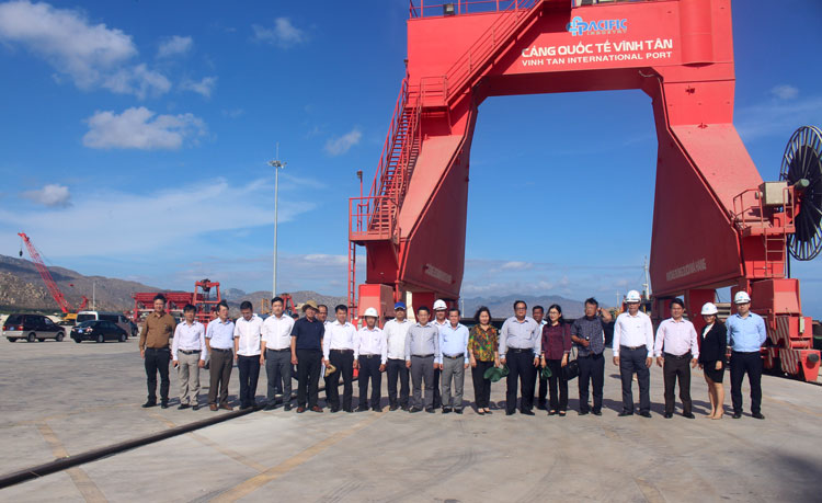 Đoàn ĐBQH 3 tỉnh Lâm Đồng - Bình Thuận - Đắk Nông thăm Cảng quốc tế Vĩnh Tân
