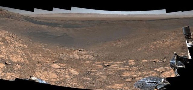 Một phẩn của bức ảnh toàn cảnh 1,8 tỷ điểm ảnh mà xe tự hành Curiosity của NASA đã chụp trên sao Hỏa từ ngày 24/11 đến 1/12/2019.