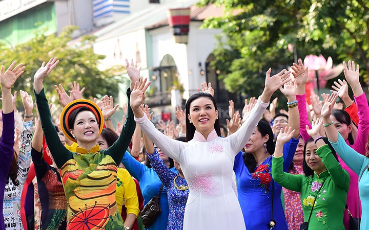 Lễ hội áo dài tại phố đi bộ Nguyễn Huệ TP Hồ Chí Minh