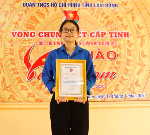 Phạm Thị Kiều My đạt giải nhất cấp tỉnh và là đại diện của tỉnh Lâm Đồng tham gia vòng Chung kết toàn quốc Cuộc thi Tự hào Việt Nam lần thứ III sẽ diễn ra tại Thủ đô Hà Nội trong thời gian tới