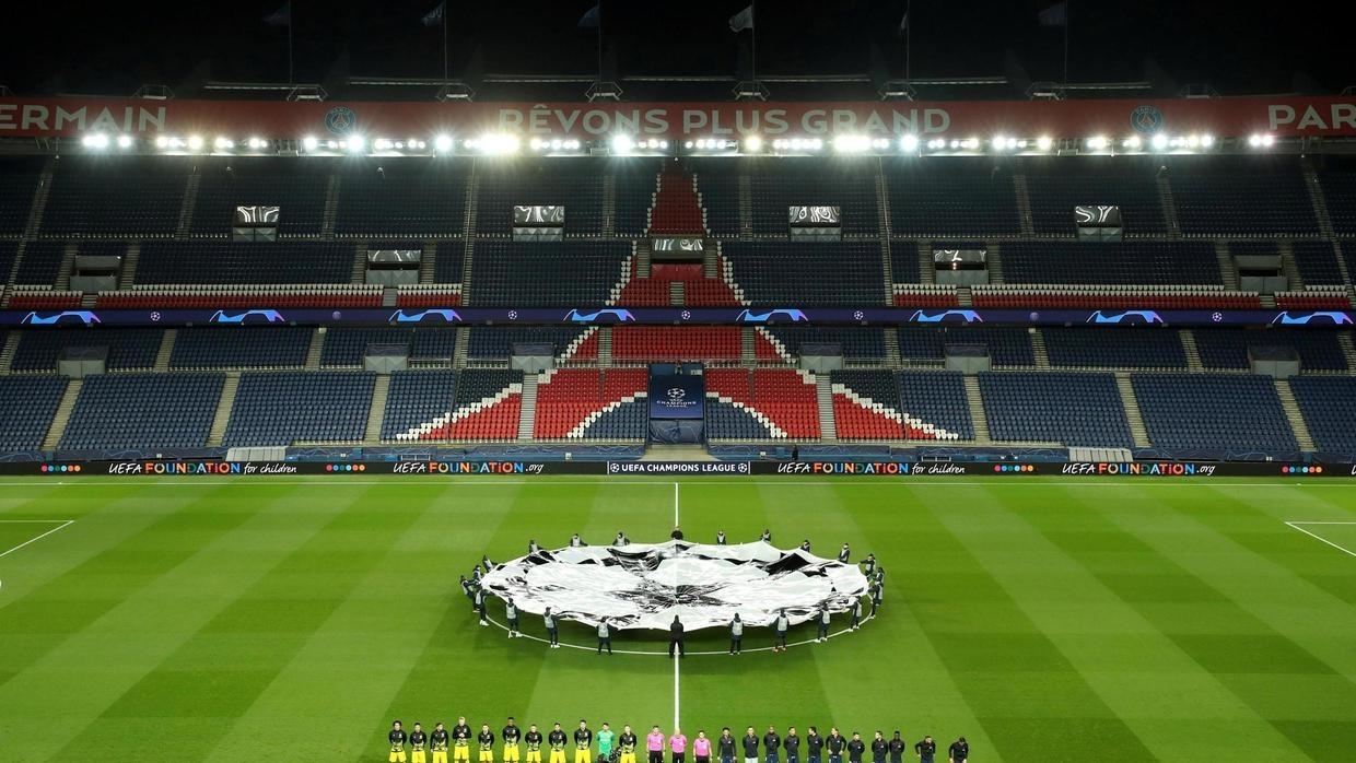 Trận đấu trong khuôn khổ giải Champions League giữa CLB Paris Saint-Germain và Borussia Dortmund trên sân Parc des Princes không khán giả ngày 11/3/2020. Ảnh: UEFA/REUTERS.
