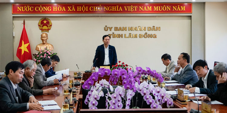 Phó Chủ tịch UBND tỉnh Lâm Đồng Nguyễn Văn Yên chủ trì cuộc họp bàn về các phương án hỗ trợ doanh nghiệp ảnh hưởng bởi dịch Covid-19.