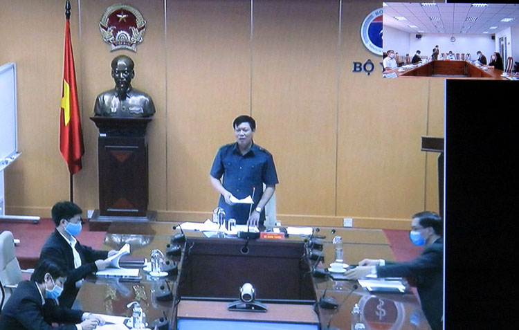 Thứ trưởng Bộ Y tế Đỗ Xuân Tuyên – Phó Trưởng Ban thường trực Ban chỉ đạo Quốc gia phòng chống dịch Covid-19 yêu cầu y tế cơ sở nâng cao năng lực phát hiện ca bệnh và hạn chế sự lây lan dịch ra cộng đồng