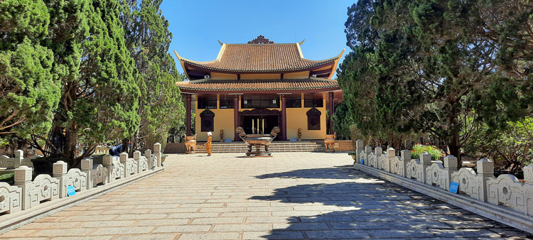 Thiền viện Trúc Lâm tĩnh lặng, không một bóng du khách 