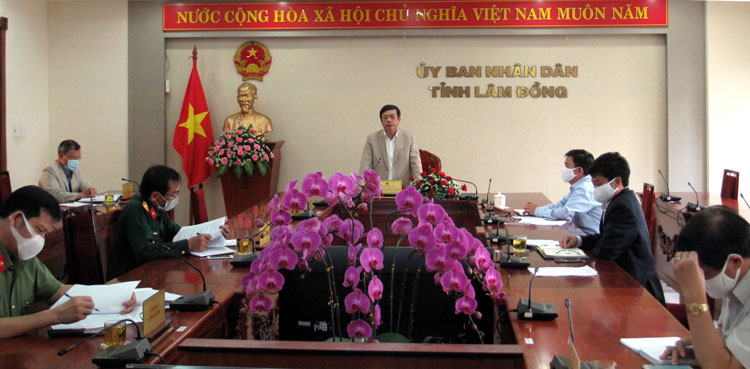 Chủ tịch UBND tỉnh Lâm Đồng Đoàn Văn Việt chủ trì hội nghị trực tuyến phòng chống dịch Covid-19 trên địa bàn tỉnh