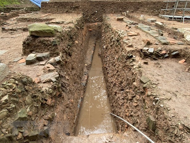 Lần đầu tiên phát hiện cống thoát nước thời Đại La thế kỷ VII-IX tại khu vực khai quật