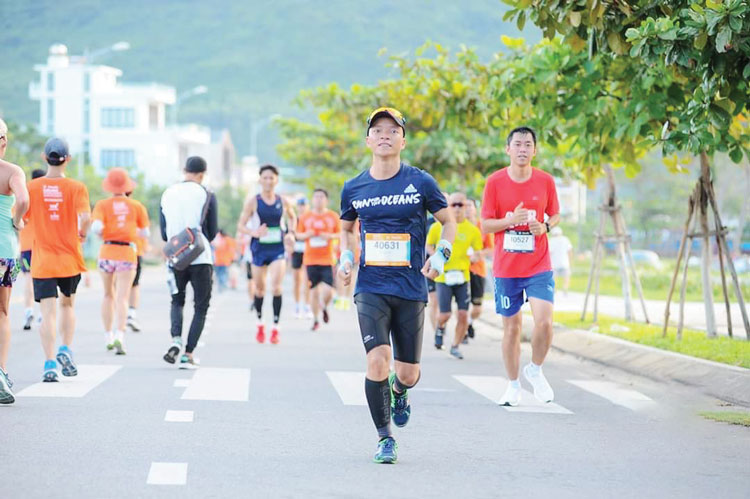 Sau quá trình kiên trì và bền bỉ tập luyện, Trần Hữu Hùng đã có mặt tại nhiều giải marathon trong nước.