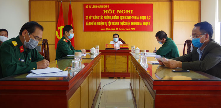 Đồng chí Phan Văn Đa, Phó Chủ tịch UBND tỉnh chủ trì tại đầu cầu Lâm Đồng