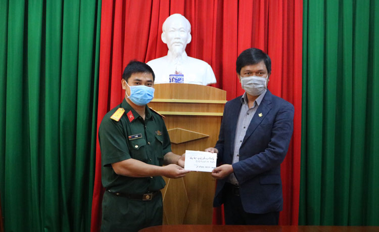 Di Linh tiếp nhận hơn 100 triệu đồng ủng hộ phòng chống dịch Covid-19