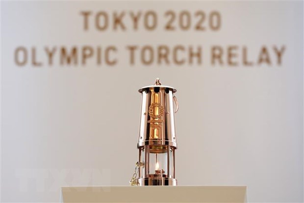 Ngọn đuốc Olympic 2020 được trưng bày tại trung tâm tập huấn bóng đá quốc gia Nhật Bản J-Village, tỉnh Fukushima, Nhật Bản ngày 1/4/2020