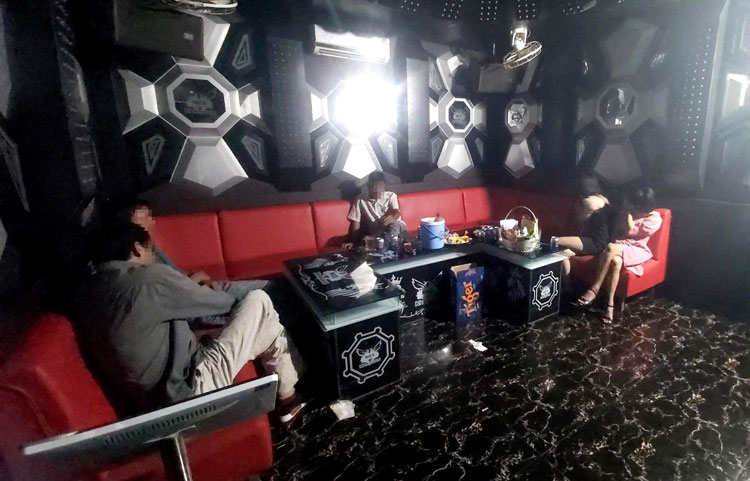 Đón khách trong thời gian cách ly toàn xã hội, quán karaoke bị phạt 7,5 triệu đồng