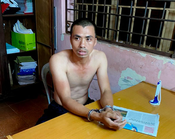 Trần Văn Thi bị Công an phường Lộc Phát bắt giữ khi đang lẫn trốn truy nã