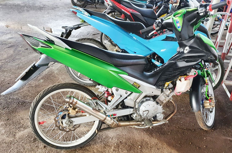 Xe máy độ chế tại các tiệm sửa xe máy trên địa bàn TP Bảo Lộc bị công an thu giữ