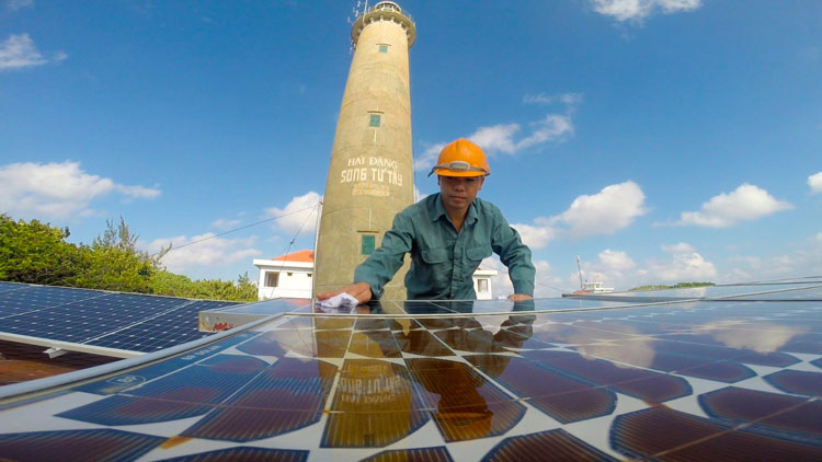 Hiện, các đảo ở Trường Sa đều sử dụng nguồn điện từ năng lượng mặt trời để phục vụ sinh hoạt