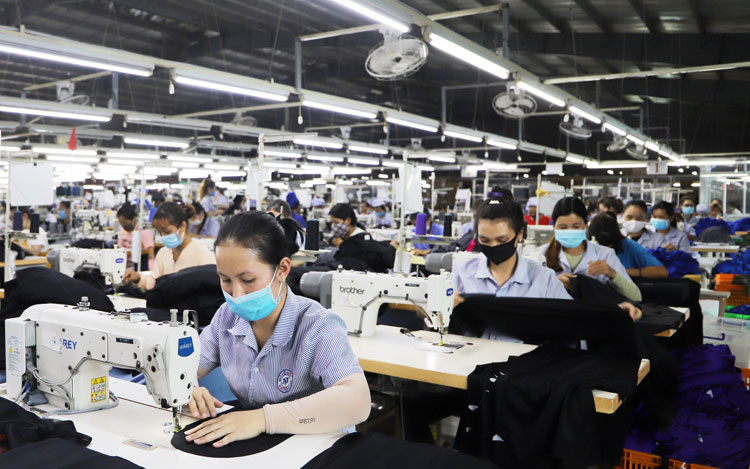 Công ty Merkava Việt Nam luôn đảm bảo việc làm và nguồn thu nhập ổn định cho người lao động. Ảnh: Khánh Phúc