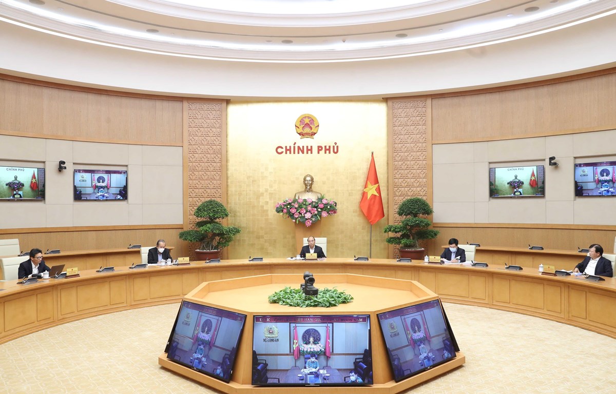 Thủ tướng Nguyễn Xuân Phúc chủ trì cuộc họp trực tuyến giữa Thường trực Chính phủ với Ban chỉ đạo phòng, chống dịch COVID-19