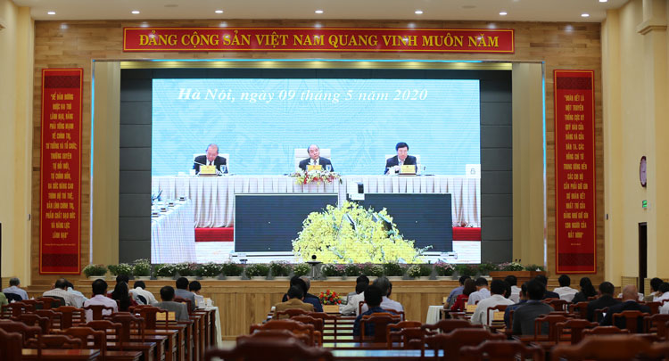 Tại điểm cầu Lâm Đồng có đại diện lãnh đạo Tỉnh ủy, UBND tỉnh, các cơ quan, ban ngành và khoảng 20 doanh nghiệp, hiệp hội