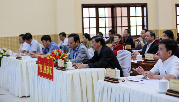 Lãnh đạo tỉnh Lâm Đồng tham dự Hội nghị Thủ tướng với Doanh nghiệp
