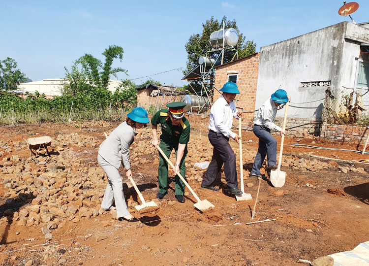 Ban Chỉ huy Quân sự huyện Lâm Hà khởi công xây dựng nhà “Nghĩa tình quân - dân”