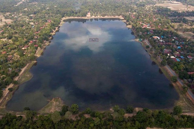 Hồ chứa Srah Srang nằm trong khuôn viên khu khảo cổ Angkor.