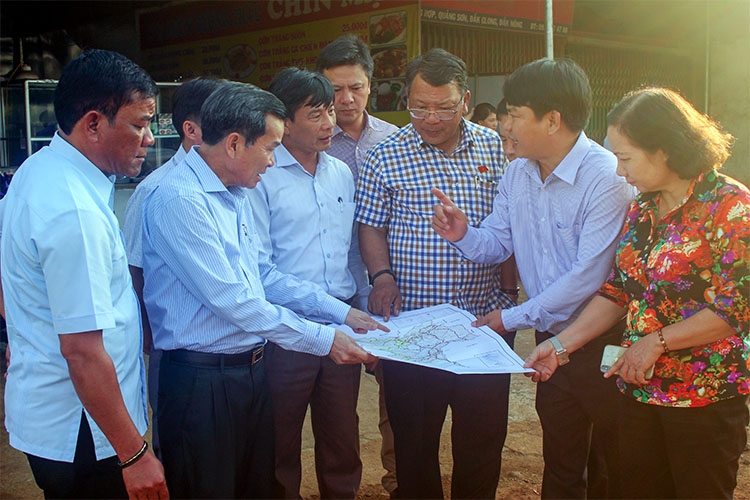 Đoàn ĐBQH 3 tỉnh Bình Thuận - Lâm Đồng và Đắk Nông trực tiếp khảo sát dọc tuyến Quốc lộ 28 và 28B
