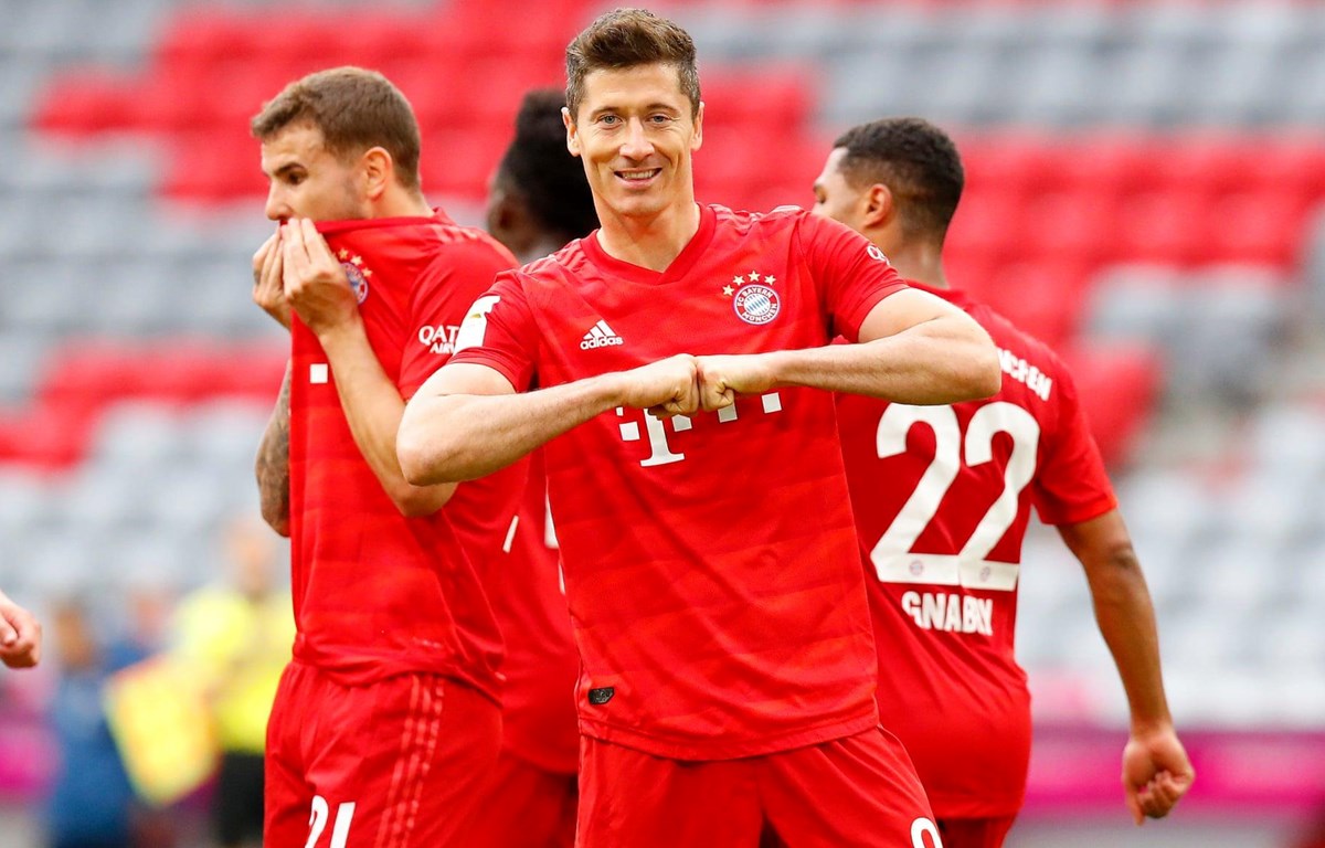 Lewandowski lập cú đúp giúp Bayern thắng tưng bừng