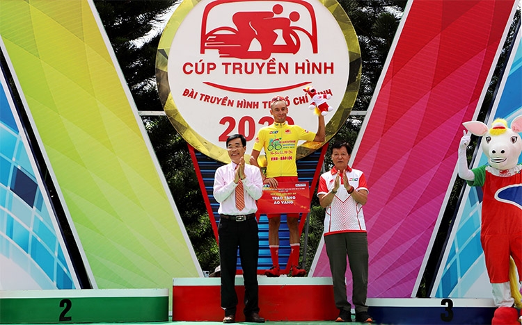Sau 17 chặng đua Áo vàng và Áo chấm đỏ đang do tay đua Javier Perez (đội đua TP Hồ Chí Minh) nắm giữ