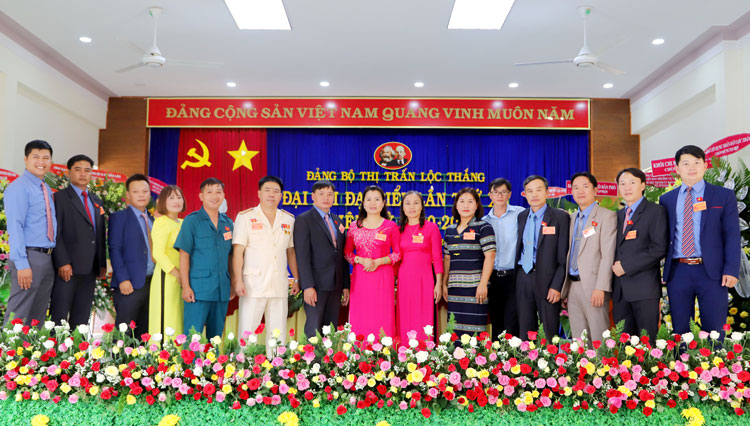 Ban Chấp hành Đảng bộ thị trấn Lộc Thắng nhiệm kỳ mới ra mắt Đại hội