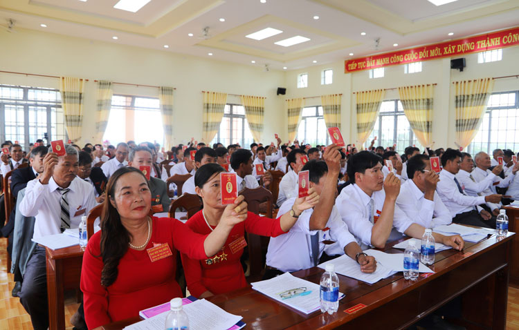 Đại hội biểu quyết thông qua Nghị quyết Đại hội Đảng bộ xã Lộc An lần thứ XIII, nhiệm kỳ 2020 – 2025