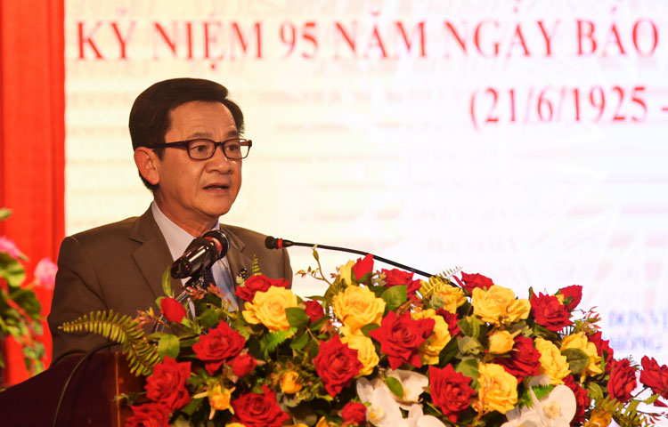 Ông Phan Văn Đa - Phó Chủ tịch UBND tỉnh phát biểu tại buổi gặp mặt