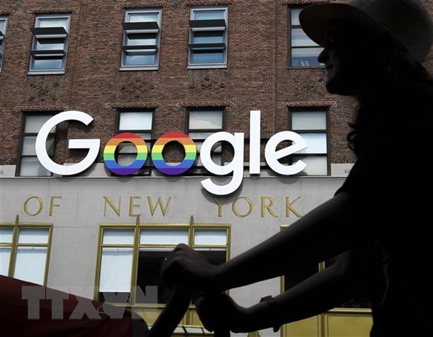 Biểu tượng Google bên ngoài văn phòng ở New York, Mỹ