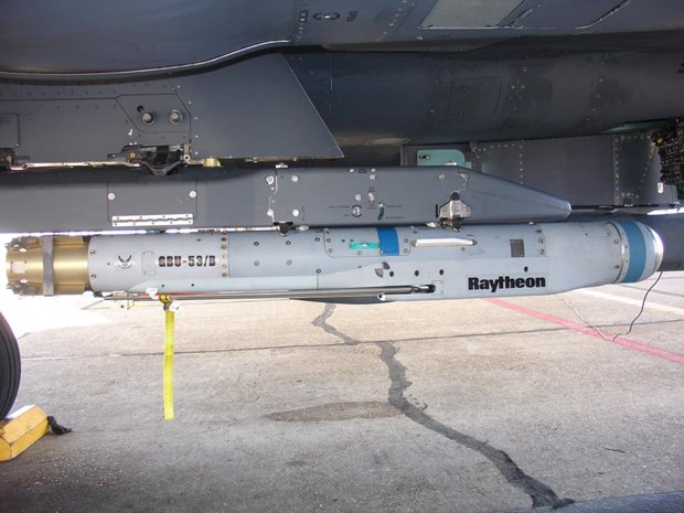 Mỹ thử thành công bom lượn có thể nổ phá bay không cần động cơ