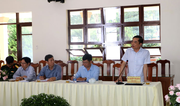 Ông Trần Công Hồng – Tổng giám đốc Tập đoàn Ecopark phát biểu tại buổi làm việc