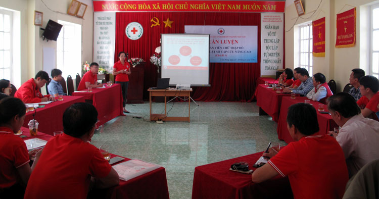 Huấn luyện cho tập huấn viên sơ cấp cứu chữ thập đỏ 8 tỉnh, thành phố