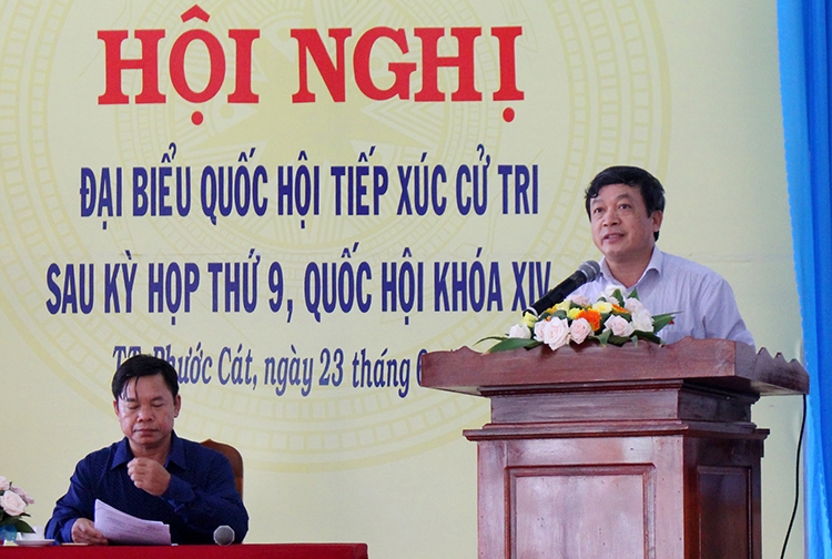 Chủ tịch UBND tỉnh Lâm Đồng Đoàn Văn Việt phát biểu tại buổi tiếp xúc