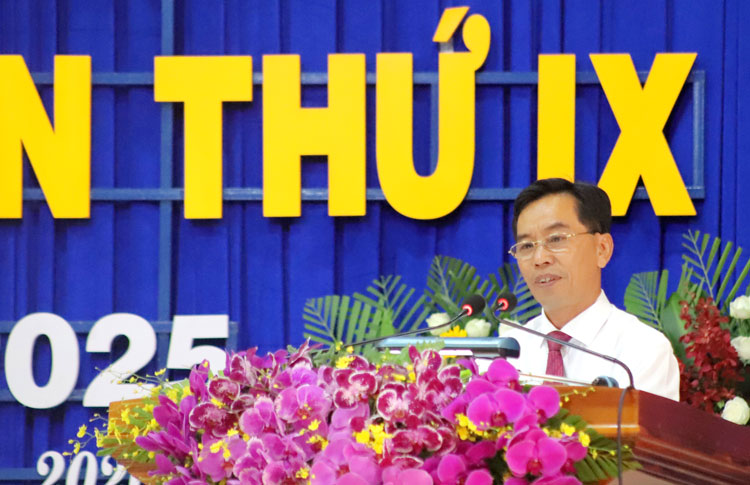 Đồng chí Nguyễn Quý Mỵ - Bí thư Huyện ủy Đạ Huoai phát biểu khai mạc Đại hội