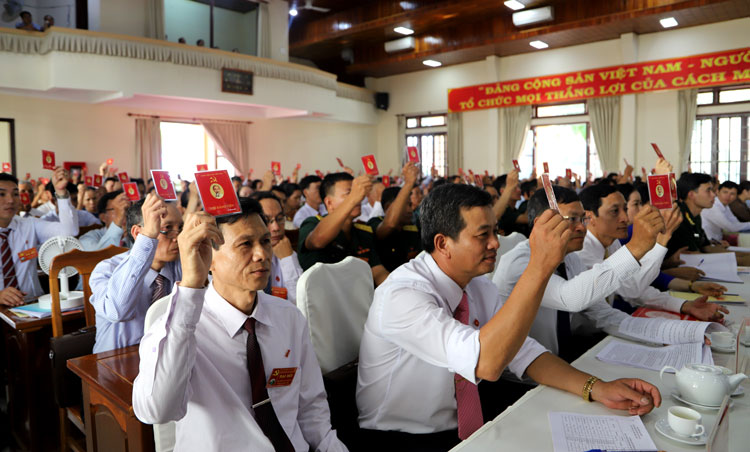Đại hội biểu quyết thông qua Đề án nhân sự Ban Chấp hành huyện Đạ Huoai nhiệm kỳ 2020 – 2025