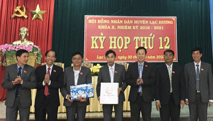 HĐND huyện Lạc Dương khóa X tổ chức kỳ họp thứ 12