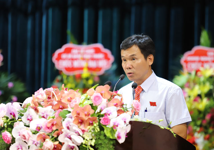 Đồng chí Vương Duy An - Bí thư Đảng ủy, Chủ tịch UBND xã Quốc Oai phát biểu tham luận
