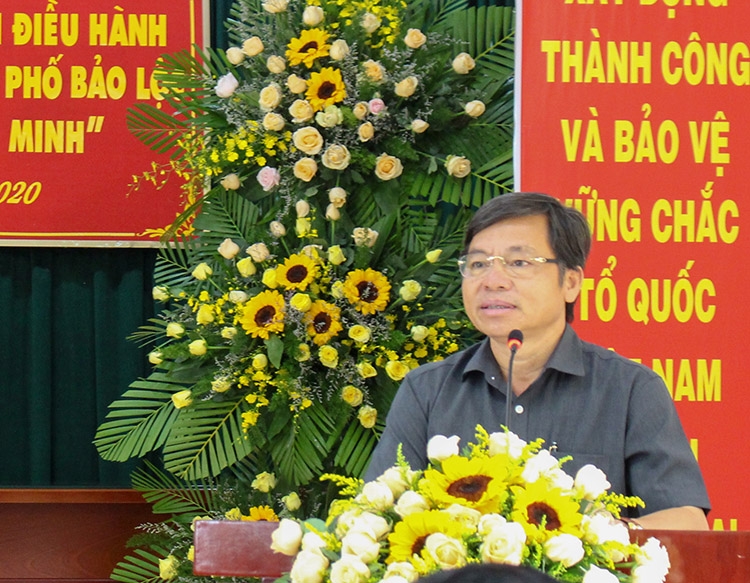 Ông Nguyễn Văn Triệu, Ủy viên Ban Thường vụ Tỉnh ủy Lâm Đồng, Bí thư Thành ủy Bảo Lộc, đề nghị các thành viên Ban điều hành triển khai Đề án đẩy mạnh ứng dụng công nghệ thông tin trên mọi lĩnh vực để nâng cao mọi mặt đời sống của người dân thành phố Bảo Lộc