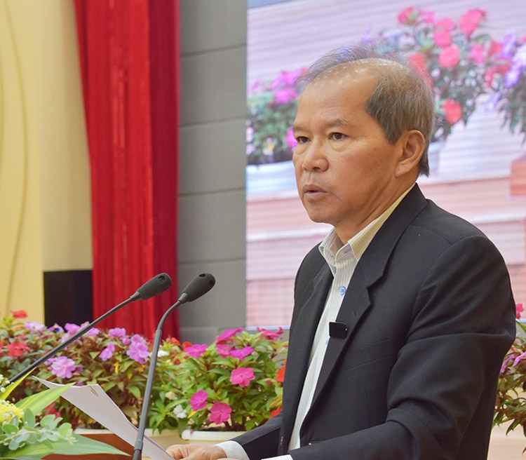 Đồng chí Nguyễn Xuân Tiến - Ủy viên Ban Chấp hành Trung ương Đảng, Bí thư Tỉnh ủy Lâm Đồng phát biểu kết luận hội nghị