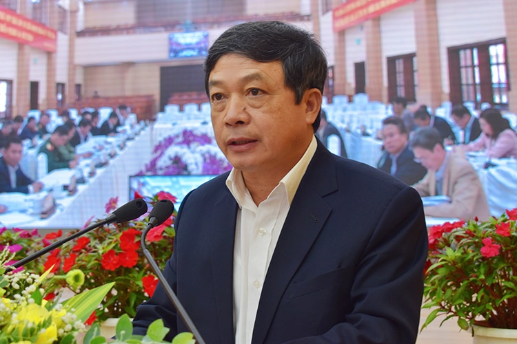 Đồng chí Đoàn Văn Việt - Chủ tịch UBND tỉnh Lâm Đồng phát biểu khai mạc hội nghị