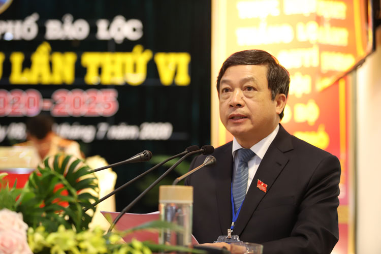 Đồng chí Đoàn Văn Việt - Phó Bí thư Tỉnh uỷ, Chủ tịch UBND tỉnh Lâm Đồng phát biểu chỉ đạo Đại hội